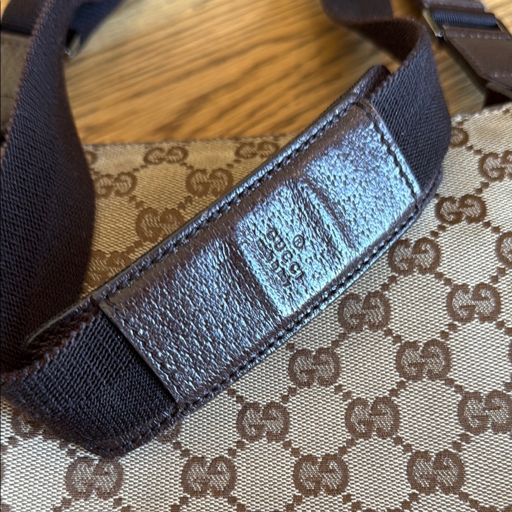 Gucci GG Canvas Messenger Monogram Bag - Picture 5 of 13